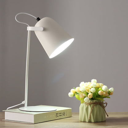 Creative LED Bedside Table Lamp �C Modern Bedroom Lighting