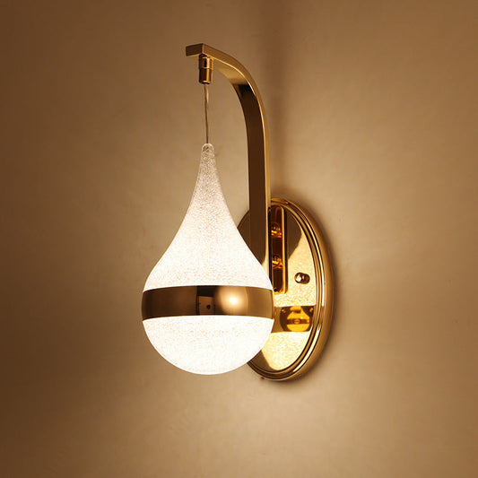 LumaDrop Minimalist LED Wall Lamp �C Acrylic Bedside Elegance
